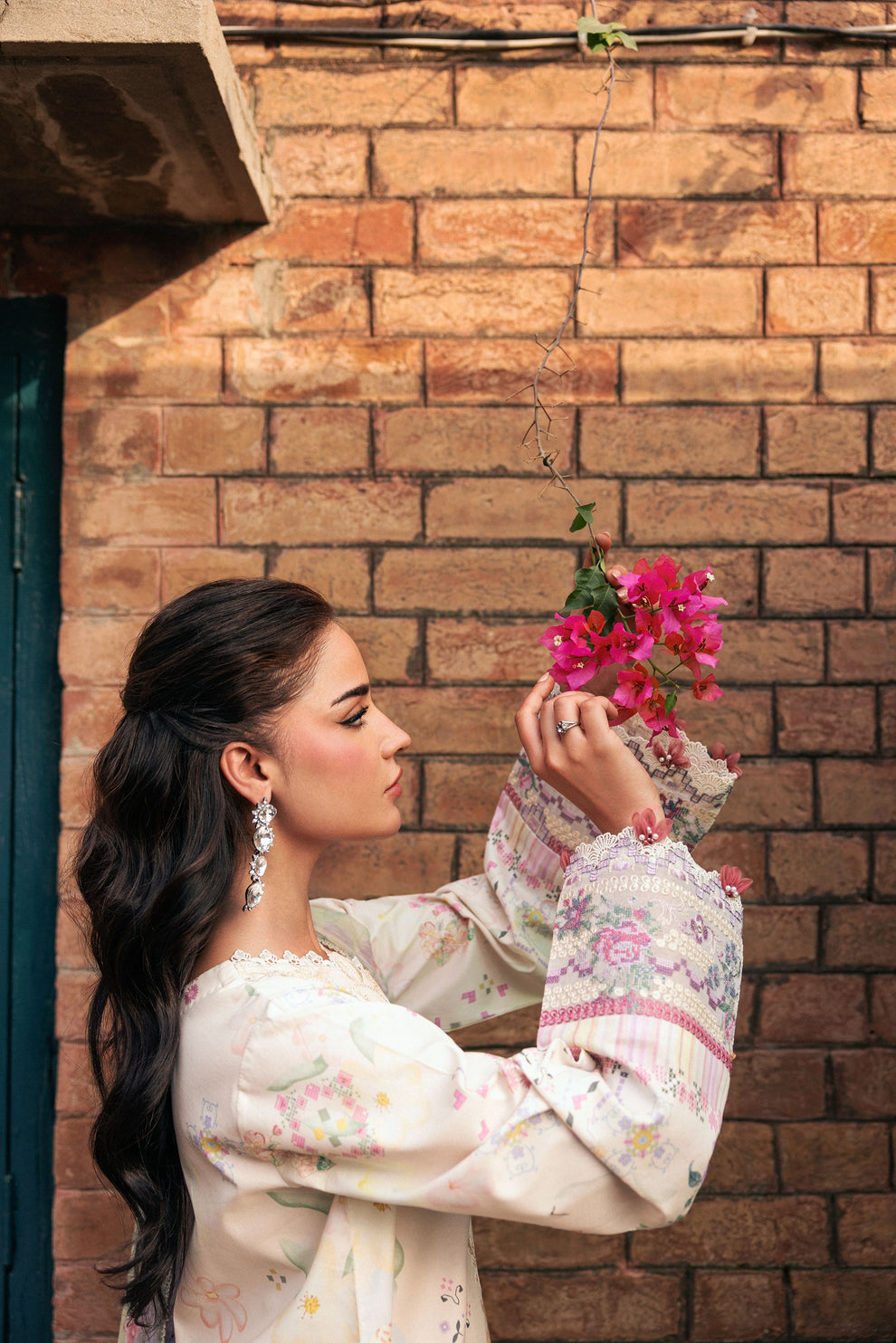 Unstitched 3 Piece Digital Printed Lawn Suit with Embroidered Organza Neckline, Hem & Sleeves Borders | Chiffon Dupatta