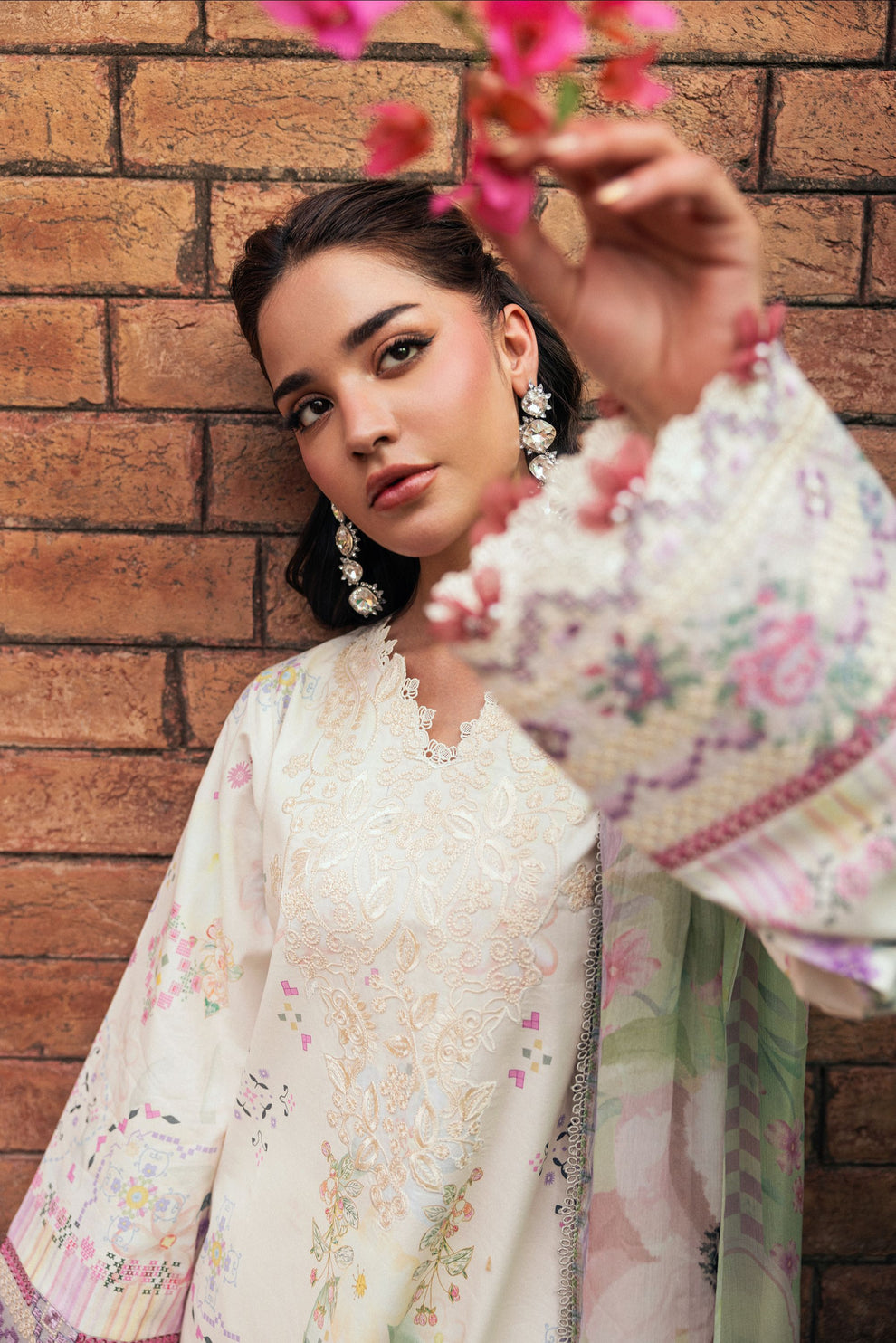 Unstitched 3 Piece Digital Printed Lawn Suit with Embroidered Organza Neckline, Hem & Sleeves Borders | Chiffon Dupatta