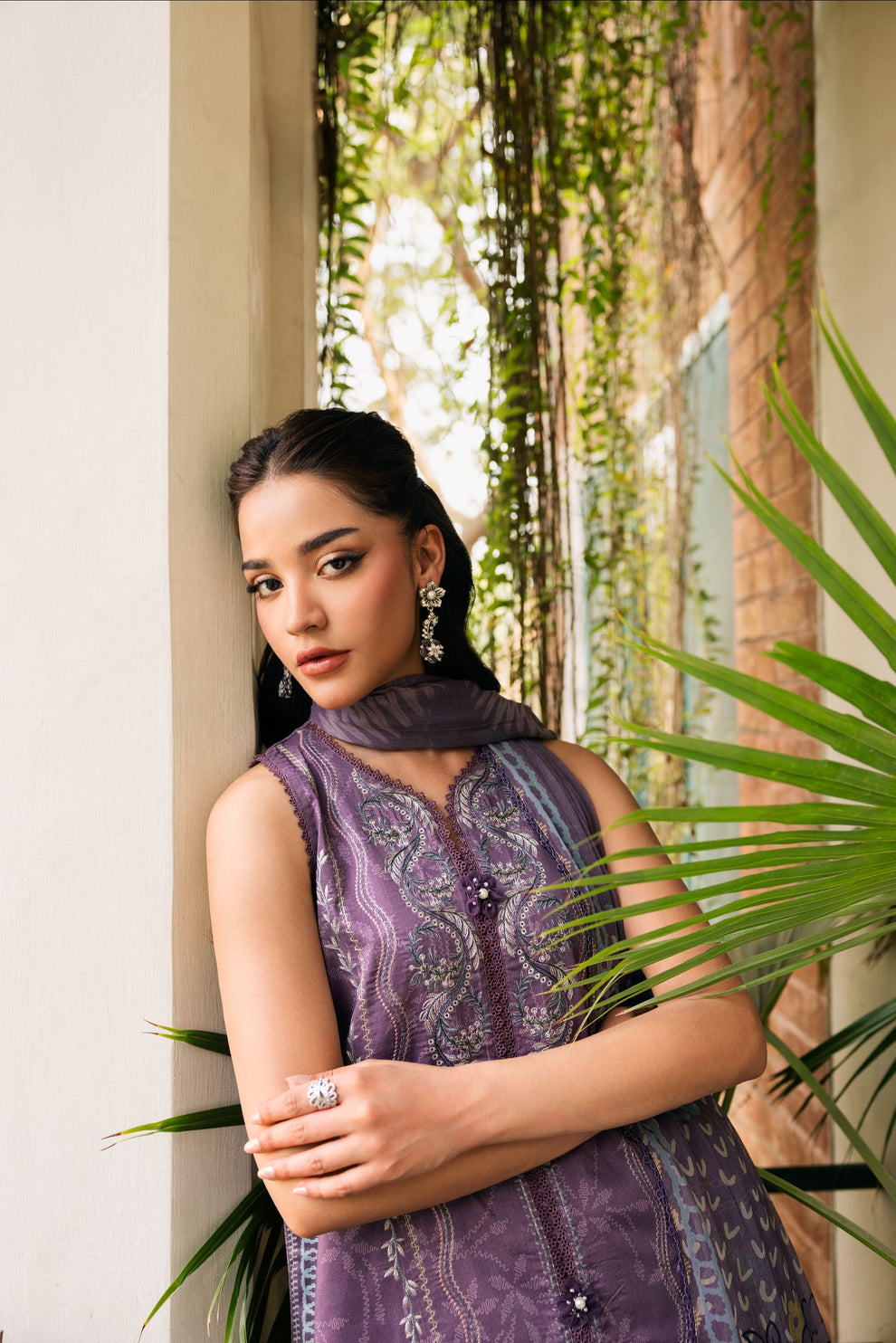 Unstitched 3 Piece Digital Printed Lawn Suit with Embroidered Organza Neckline, Hem & Sleeves Borders | Chiffon Dupatta
